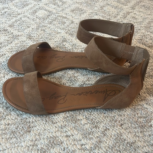 American Rag Sandals - Picture 3 of 4